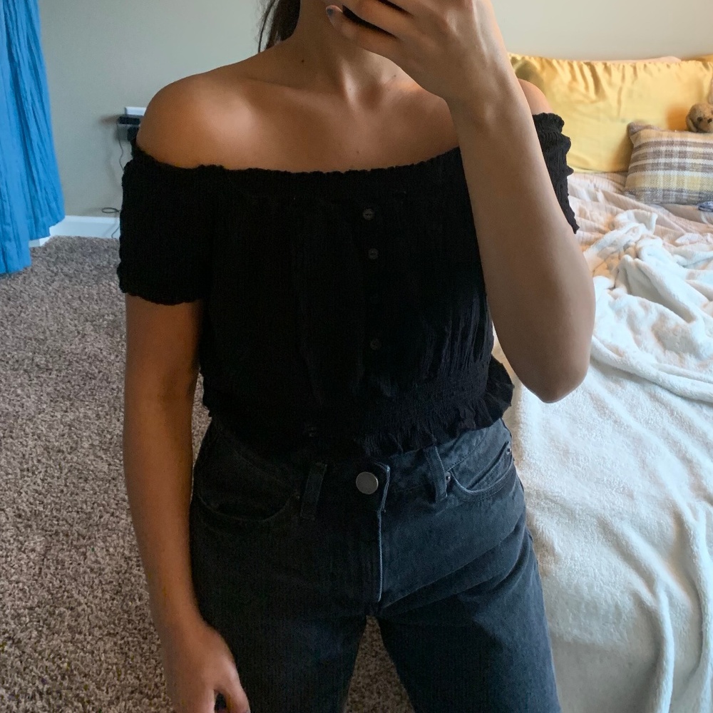 off shoulder crop top